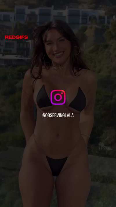 Bikini babe