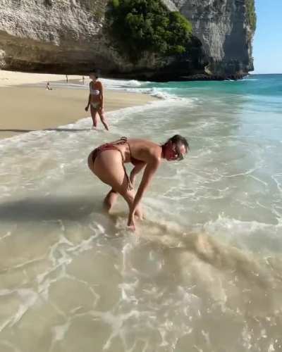 omg stop staring at my ass