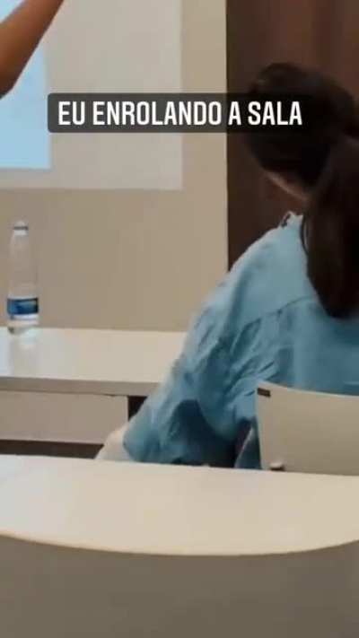 Eu trolando á sala de aula.