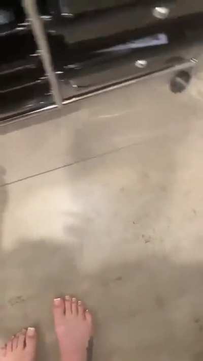 👣