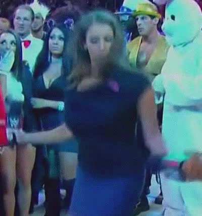 Tits bouncing