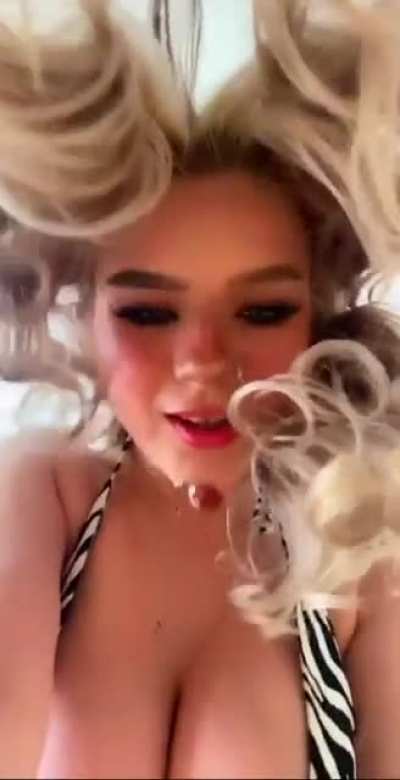 POV: She’s on top