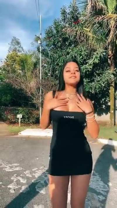 Juliê Mendes (@jul<wbr>ie.me<wbr>ndess<wbr>)