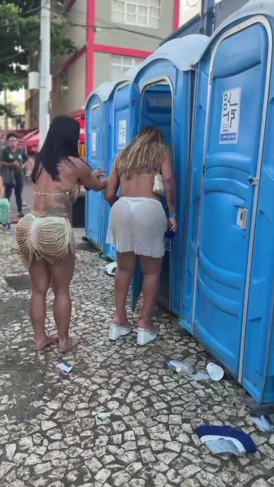 Você não imagina o que eu fiz com ela aqui.