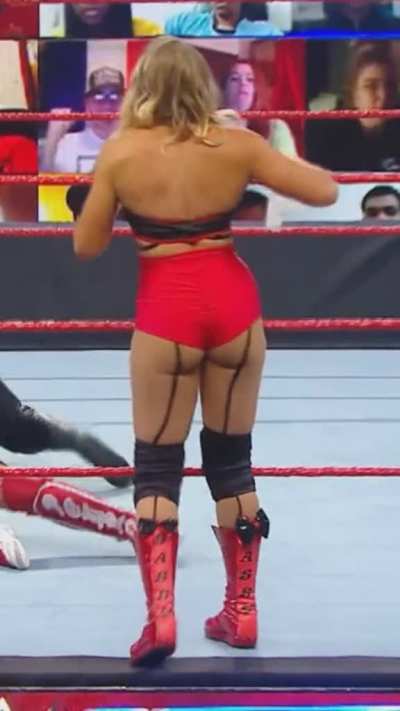 Lacey Evans