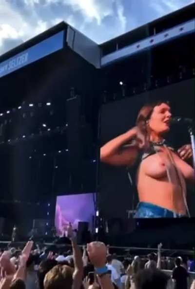 Concert Flash