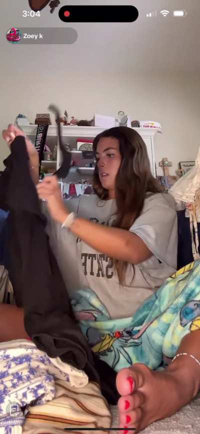 Zoeyyy_12345 live rn