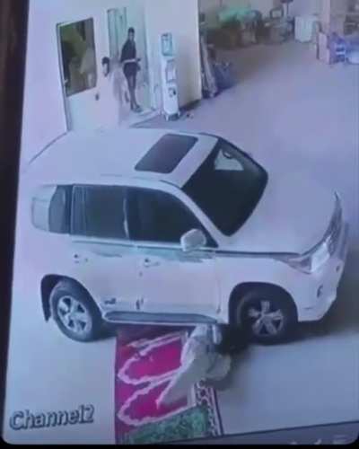 To chill on the driveway...