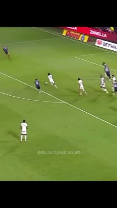 Doesn’t run, doesn’t press, can’t create, can’t dribble for shit. As soon as they subbed him in, it was like they were a man down. 😭