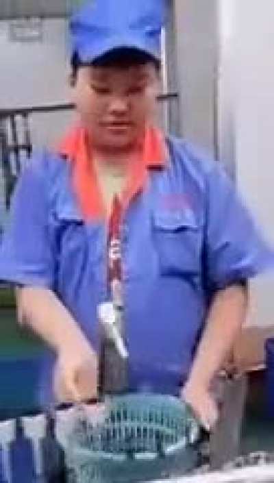 Kim Jong Un visits factory