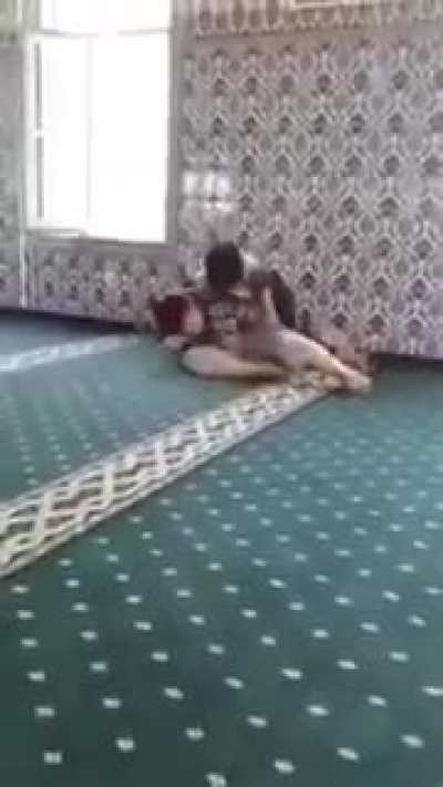 😔