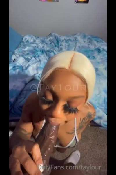 She know what she doing😩