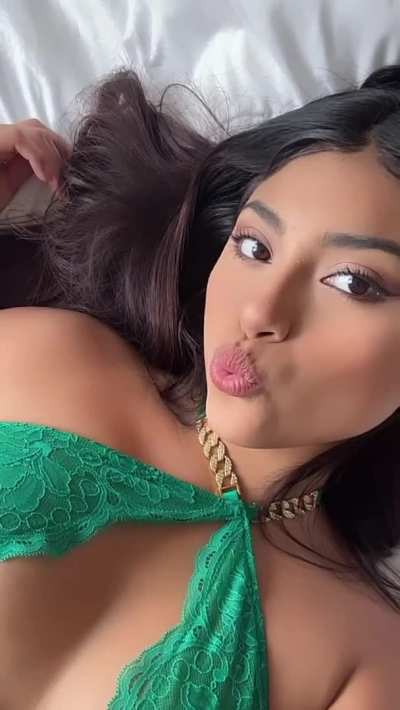 Juicy lips 💦