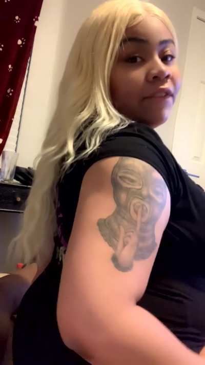 pretty girl with stinky farts