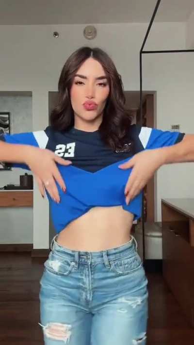 💙🤍🍑