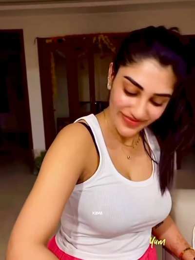 Boobs😋