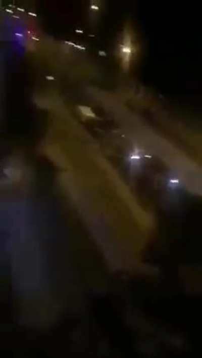 Ankara'da insanlar İsrail Büyükelçiliği ne yürüyor. Suriye'de 33 asker öldüğünde bu kadar tepki göstermediler...