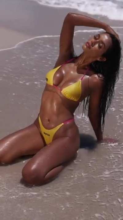Camila Escribens
