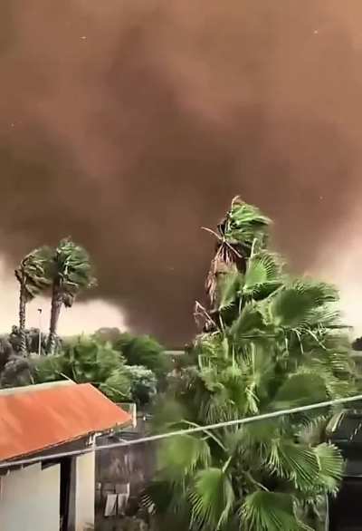 Strong tornado this morning in Marsala, Sicily, Italy (vidéo from Facebook page 