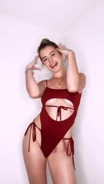 Deleted video of Lea's bikini haul...