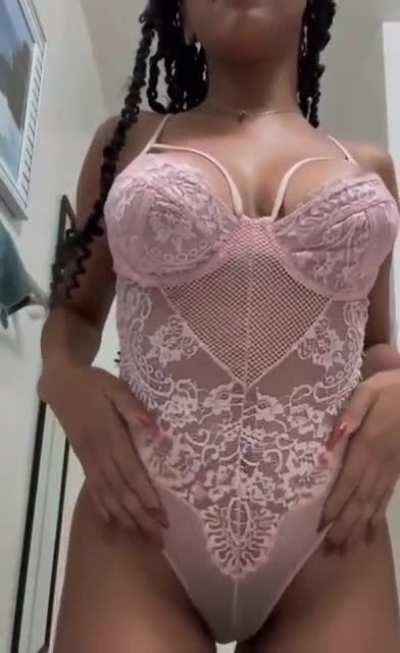I need someone to send my nudes to 🥺