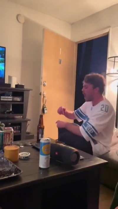 Detroit Lions fan rages after bad play during last nights game