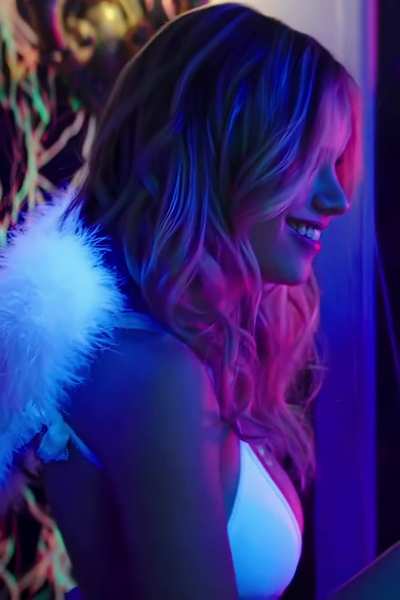 Halston Sage