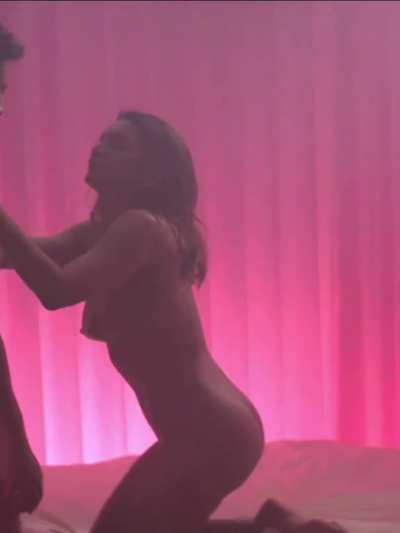 Dira Paes nude - Divino Amor (2019)