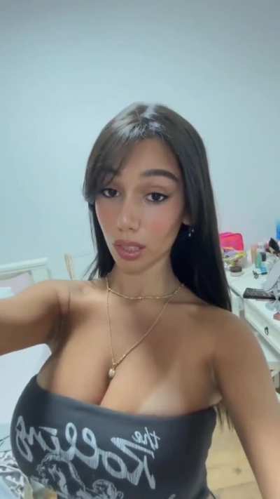 Agam Tamam Boobs