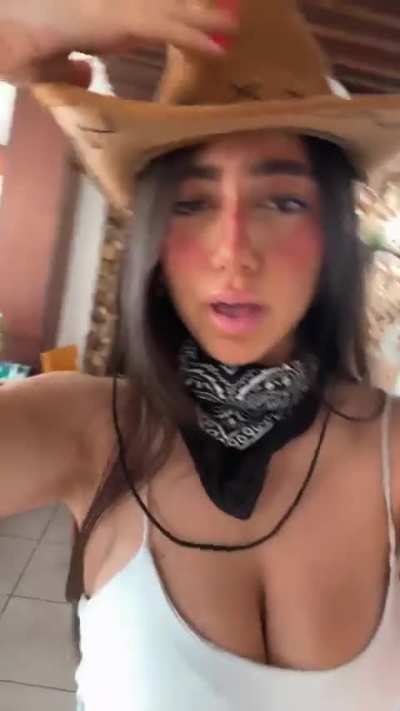 Busty 🍒