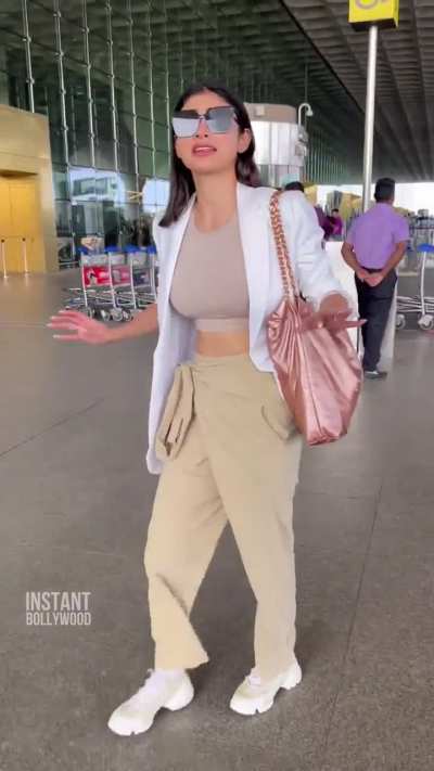 Mouni Roy 