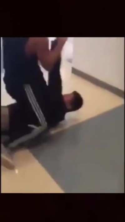 (Not my fight) what y’all doing if you get whooped like this?