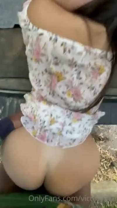 THICKKKK LATINAAAA GET DICKD DOWN N A UHAULL VAN 🍑💦😫