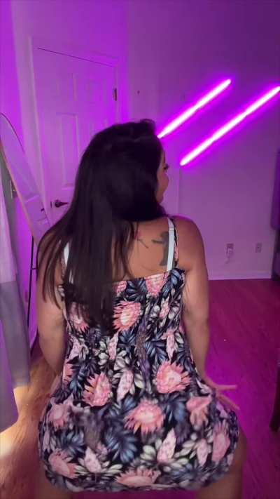 Sundress twerk season 🍑🍑🍑