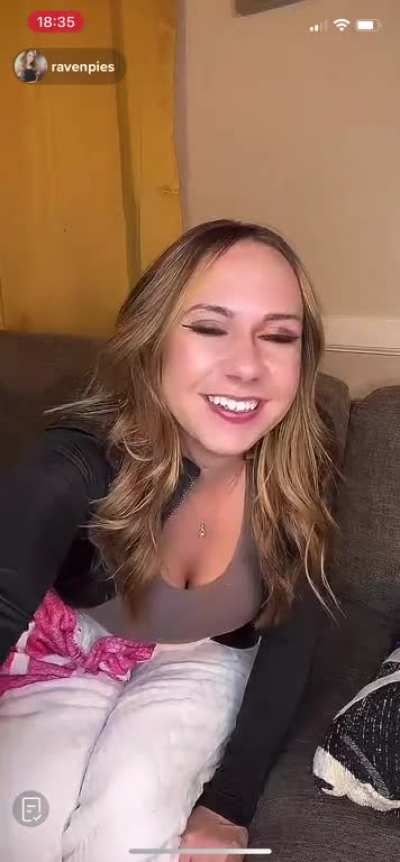 @ravenpies live