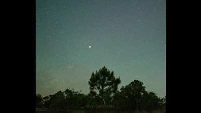 Lunar Eclipse from Florida Reveals the Milky Way