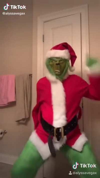 I don't remember this scene in the Grinch