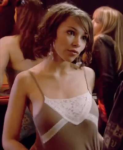 Jessica Parker Kennedy wants cum on her tits