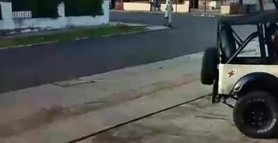 Crazy! Bochornosas, lamentables e indignantes! Las declaraciones emitidas en este audio por el director de cine cubano Eduardo del Llano al referirse a la represión de la policía en la isla!