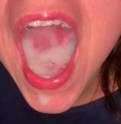 Absolutely nothing turns me on the most than a massive thick cumshot in my mouth! I love you hubby ❤️ 💕