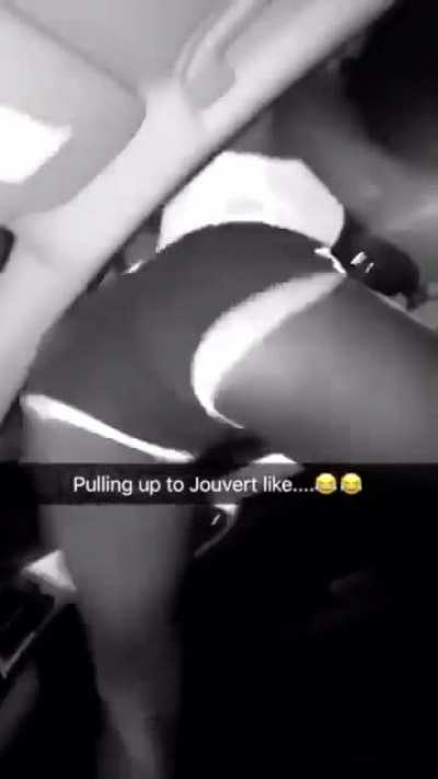 Wanna eat her booty