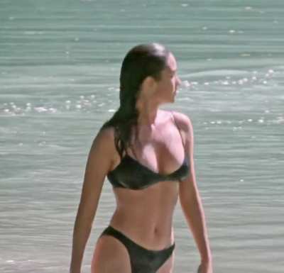 Incredible body in The Hot Spot