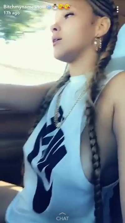 Side boob