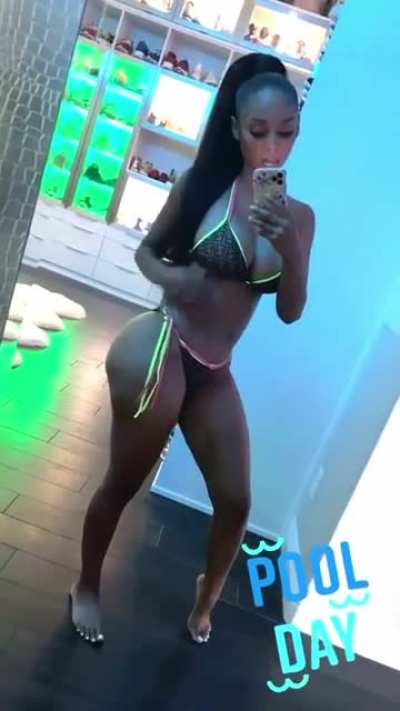 Damn 🤤