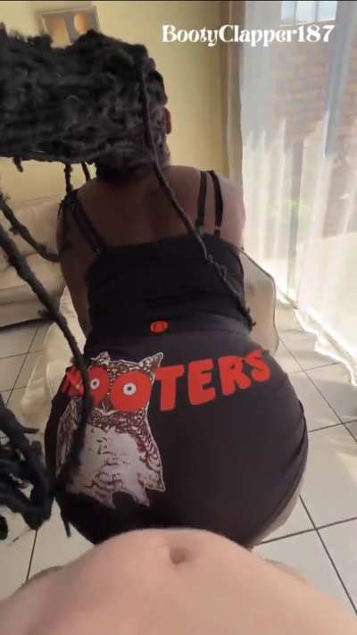 Thick Ebony Hooters Waitress Top Notch Customer Service