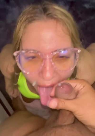 I have so much fun when my friends cum on my face!