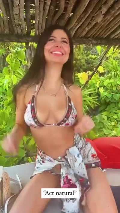 😁