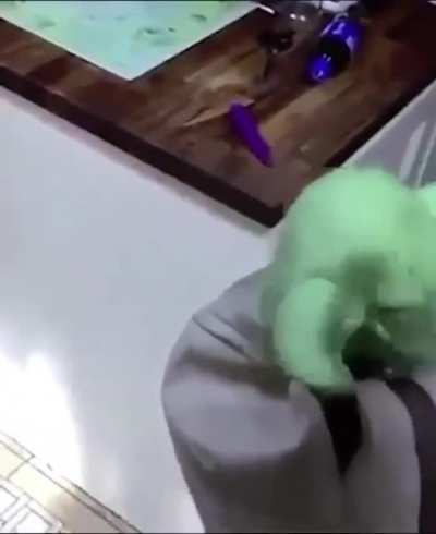 Does anyone know the name of the girl at the beginning of this video?