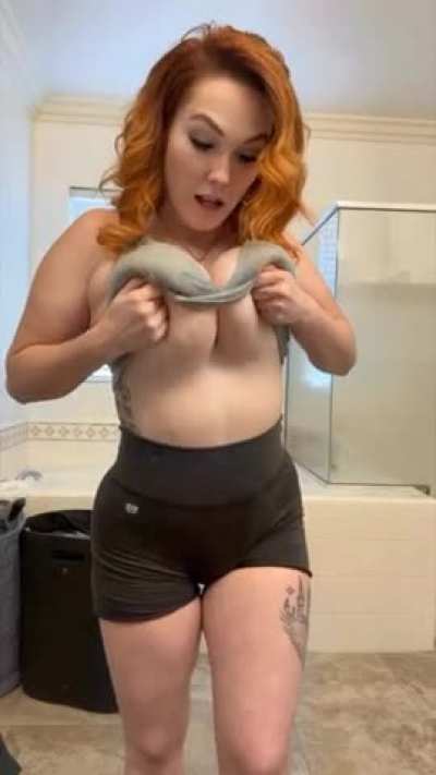I'll give ya a pre-gym titty drop for Titty Tuesday! (;