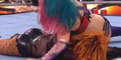 Asuka & Becky Lynch